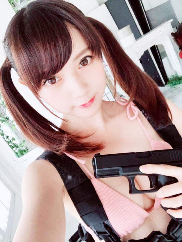 《桃月梨子》漂亮小护士最新FLASH周刊写真美图