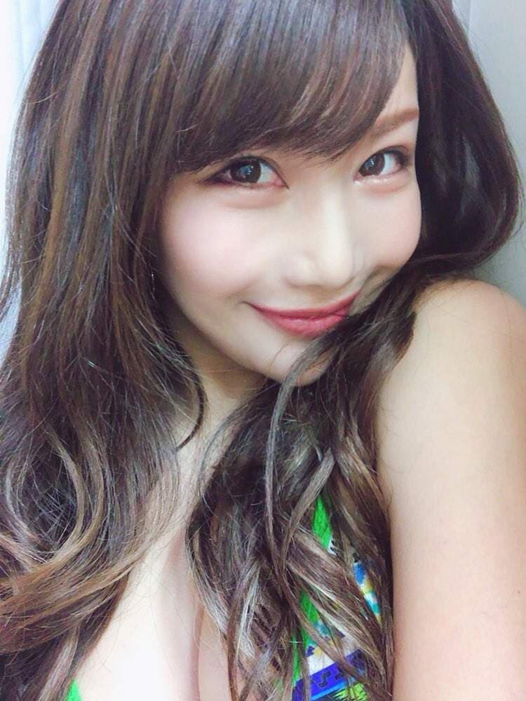 2020笔记名单《受瞩目的写真新偶像》就是希望年轻妹子来加入，越多越好^^