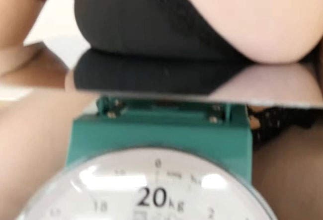 写真女星实测《E罩杯胸部的重量》男人是永远无法想像这不可承受之重的... 写真女星实测《E罩杯胸部的重量》男人是永远无法想像这不可承受之重的...