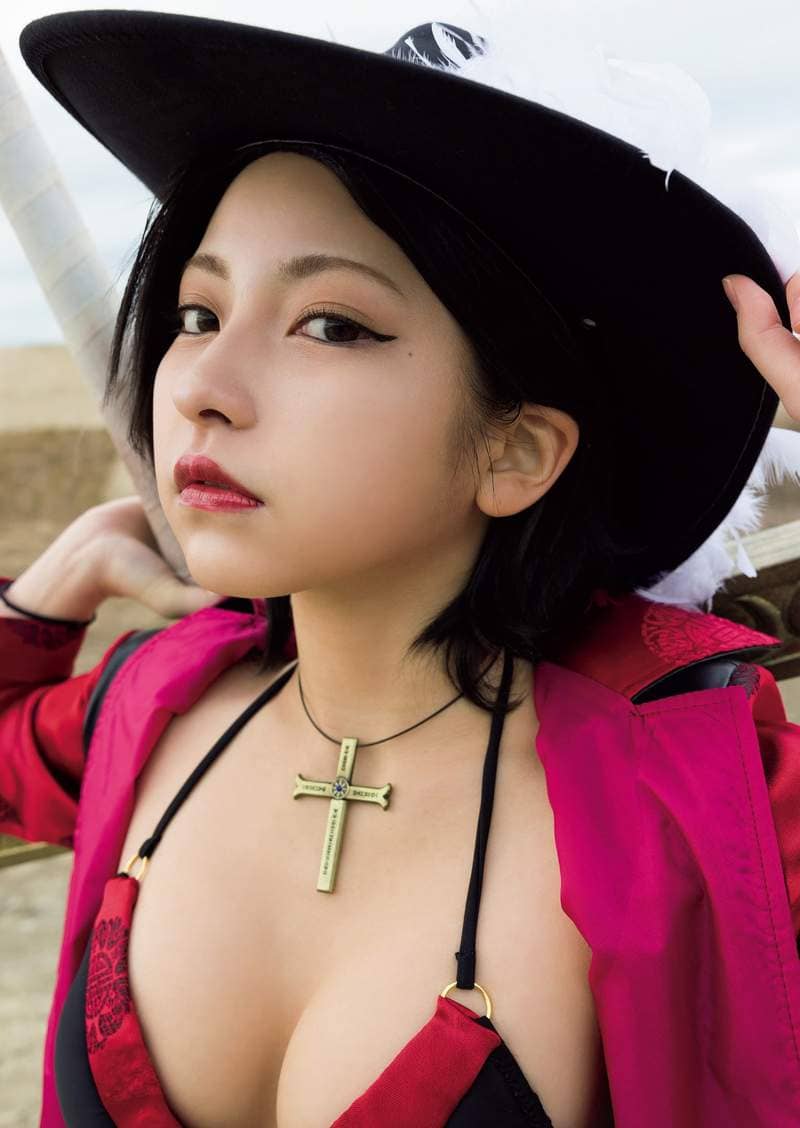 这个罗宾很可以《航海王千回写真特辑》对了！全家航海王口罩活动也不忘记跑起来唷