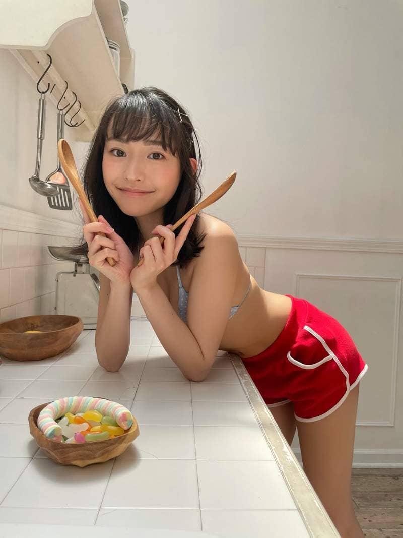 写真界的新垣结衣《高崎加奈美》人美到好像都会有粉红泡泡在身边出现