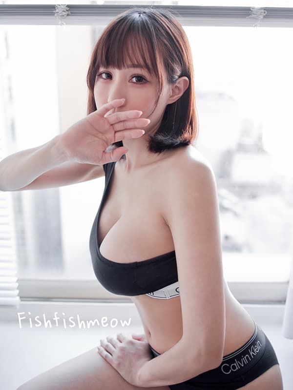 日系巨乳美少女，JKF写真女星鱼鱼喵ニャー