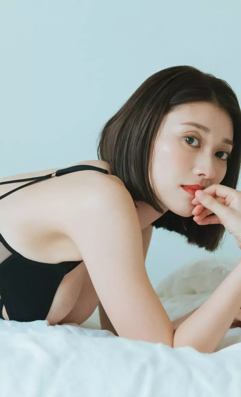 封印长达八年的日本写真女星《原干惠》37岁的她推出最新数位写真「Timeless」