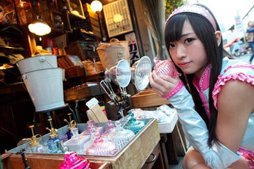 I字腿美少女　那奈　第一本写真集脚翘高高发售中