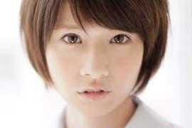 市场琴晴　纯白透亮短发俏丽的写真美眉