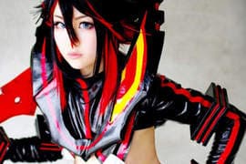 夜月歩　暴露的水手服下展现出强大的力量