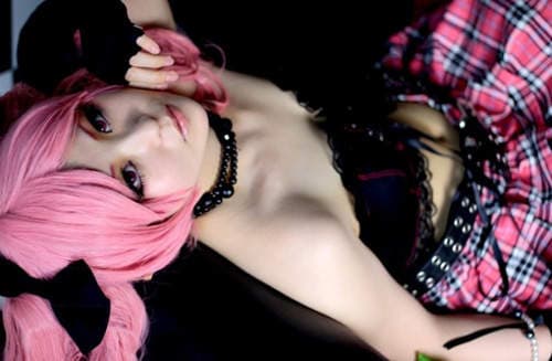 夜月歩　暴露的水手服下展现出强大的力量