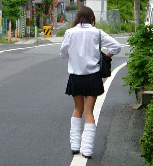 制服迷你裙排行　日本女子高中生裙子最短的地区