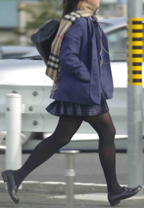 制服迷你裙排行　日本女子高中生裙子最短的地区