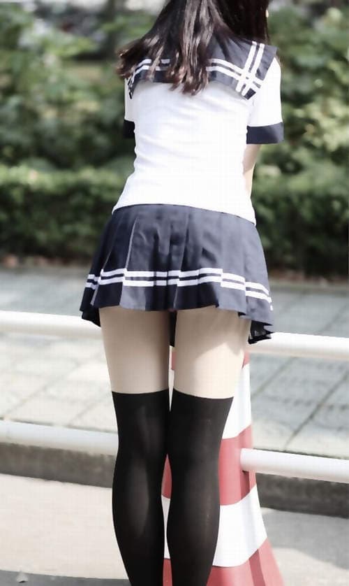 究极组合《绝对领域 x 水手服》这回合三次元赢了 究极组合《绝对领域 x 水手服》这回合三次元赢了