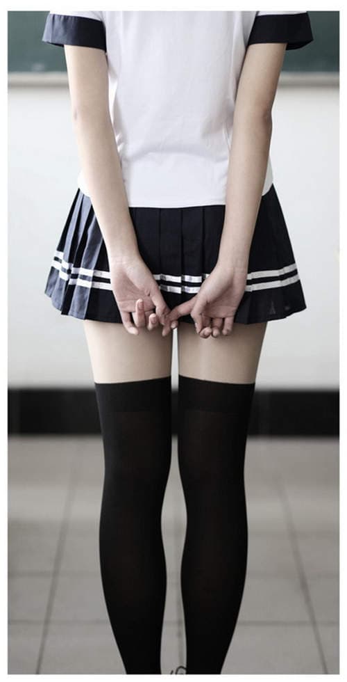 究极组合《绝对领域 x 水手服》这回合三次元赢了 究极组合《绝对领域 x 水手服》这回合三次元赢了