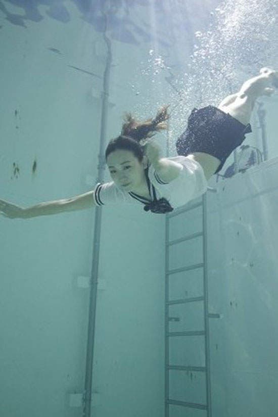 《水手服泳装》女孩们就穿这去玩水吧（冲啊）