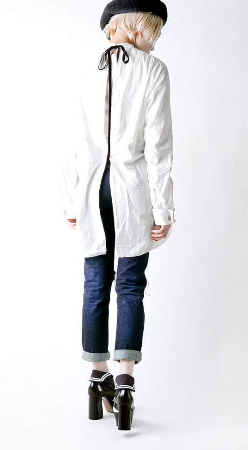 水手服版《衬衫袜》全新登场　充满玩心的领口设计大注目
