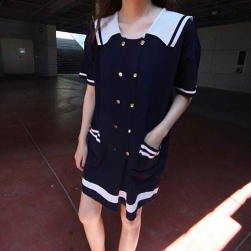 洋溢青春的《水手风穿搭》想要变年轻就搭上这股潮流吧♥