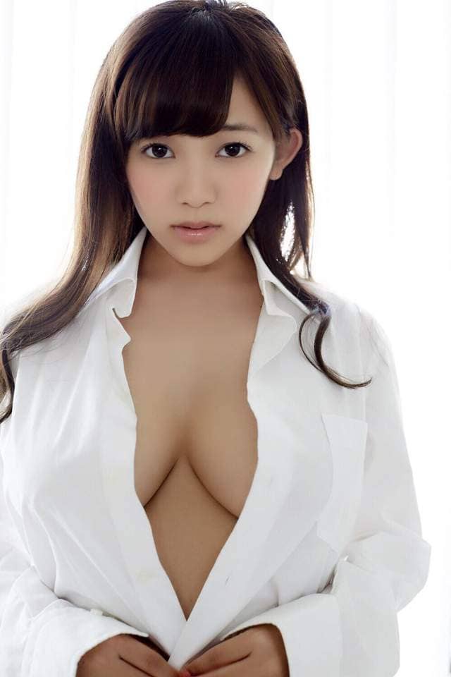 《包不住的I罩杯爆乳》天木纯欧派大到连水手服都塞不下