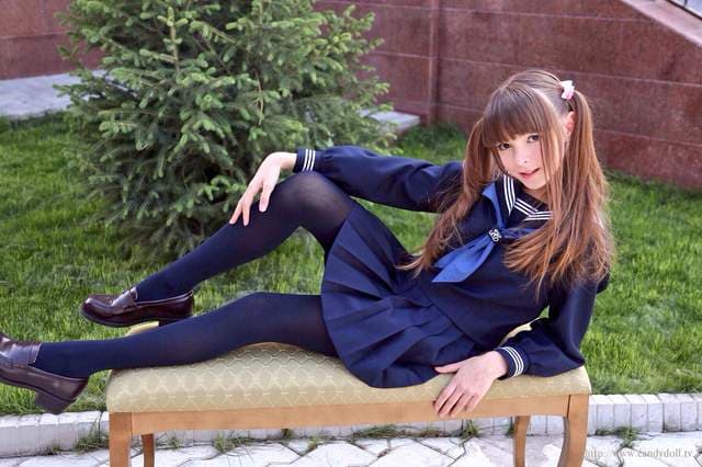 网路热传《超萌俄罗斯16岁水手服美少女》Eva R 四年后的她又会变得怎么样呢？
