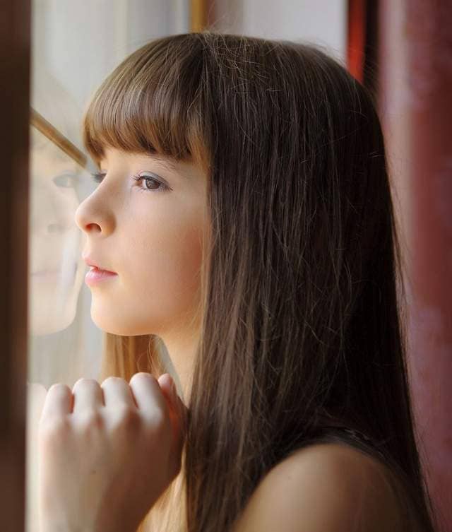 网路热传《超萌俄罗斯16岁水手服美少女》Eva R 四年后的她又会变得怎么样呢？
