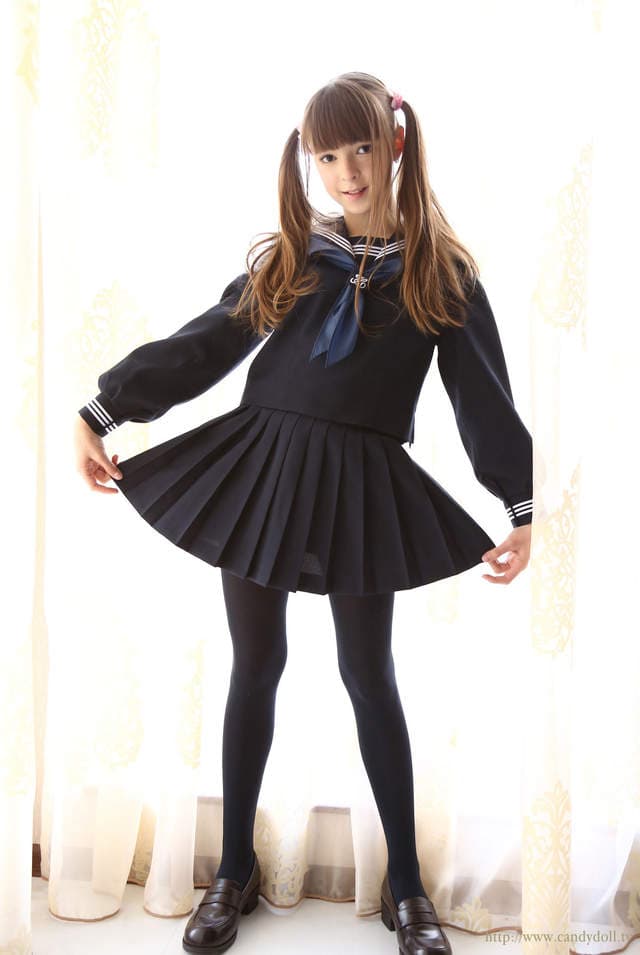 网路热传《超萌俄罗斯16岁水手服美少女》Eva R 四年后的她又会变得怎么样呢？