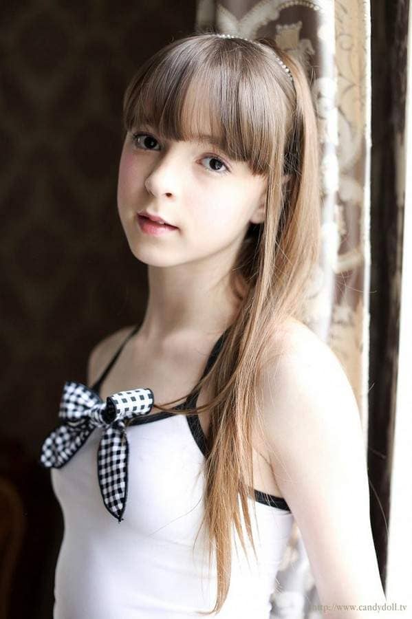 网路热传《超萌俄罗斯16岁水手服美少女》Eva R 四年后的她又会变得怎么样呢？