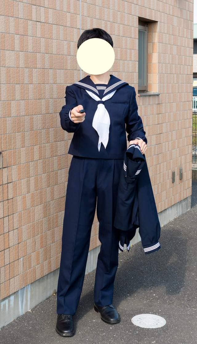 网友《提倡男中学生穿水手制服》比起一般中校服～水手服更美好不是吗？