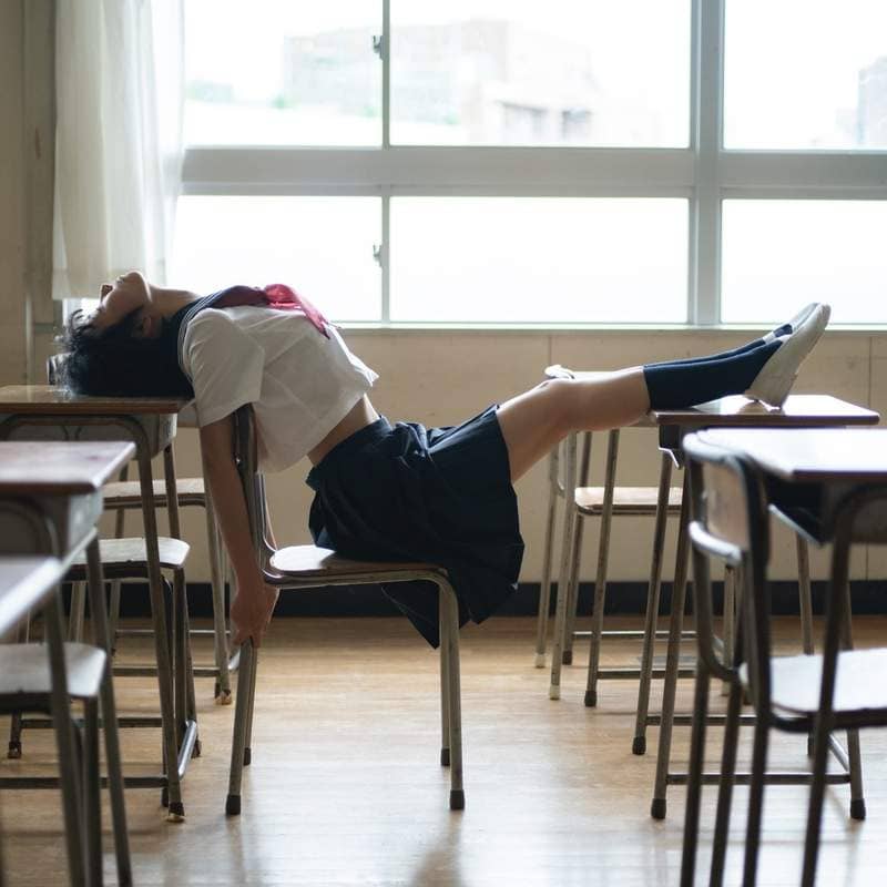 青山裕企《思春期的视线》与学生妹在教室里面独处真是美好 青山裕企《思春期的视线》与学生妹在教室里面独处真是美好