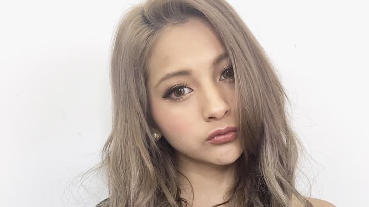 人气GAL(辣妹)模特儿「ゆきぽよ-Yukipoyo」中长发的造型绝赞话题中。