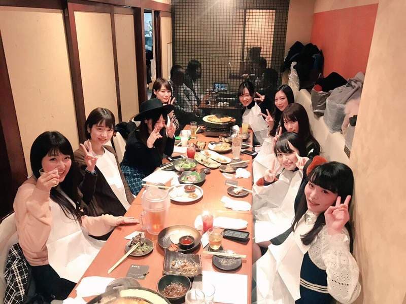 《AV女优铃村爱里》穿著粉丝的礼物参加忘年会 粉丝感动喊天使……