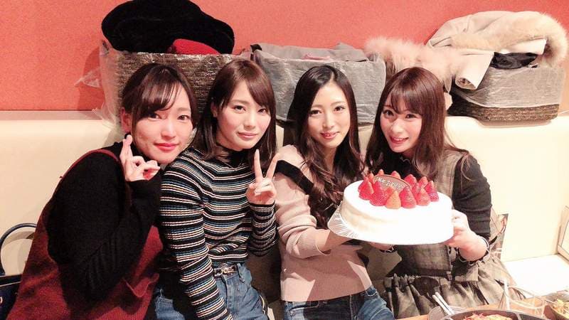 《AV女优铃村爱里》穿著粉丝的礼物参加忘年会 粉丝感动喊天使……