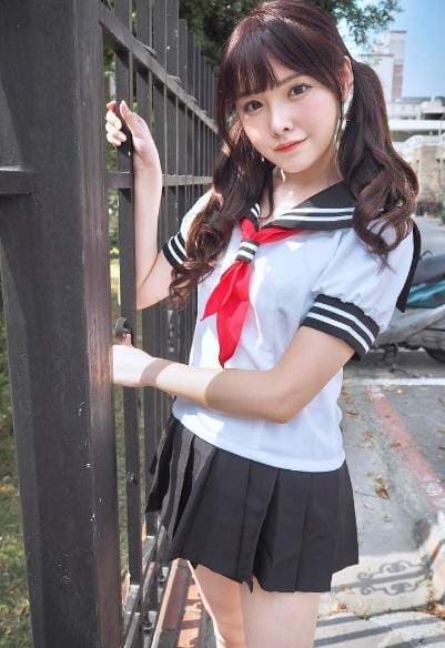 AV界第一美腿《绝对领域桥本有菜》让你一不小心就会陷入的制服女子性感圣域