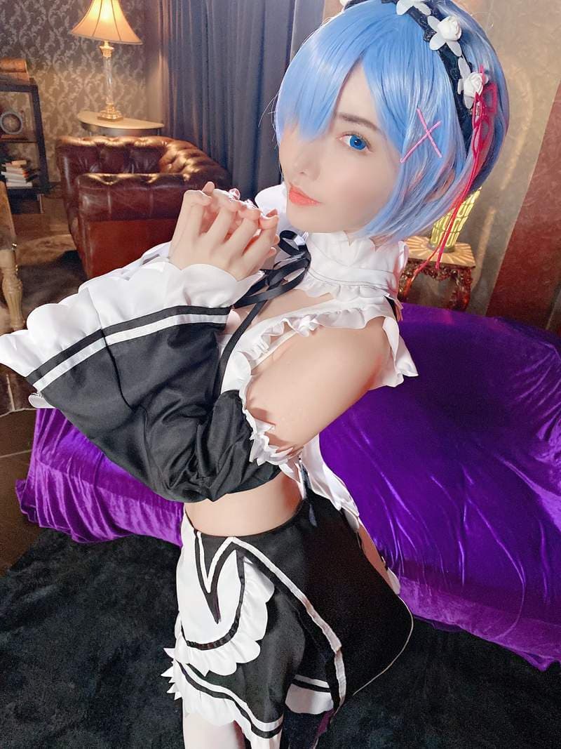 AV女优深田咏美cos《从零开始的异世界生活》雷姆