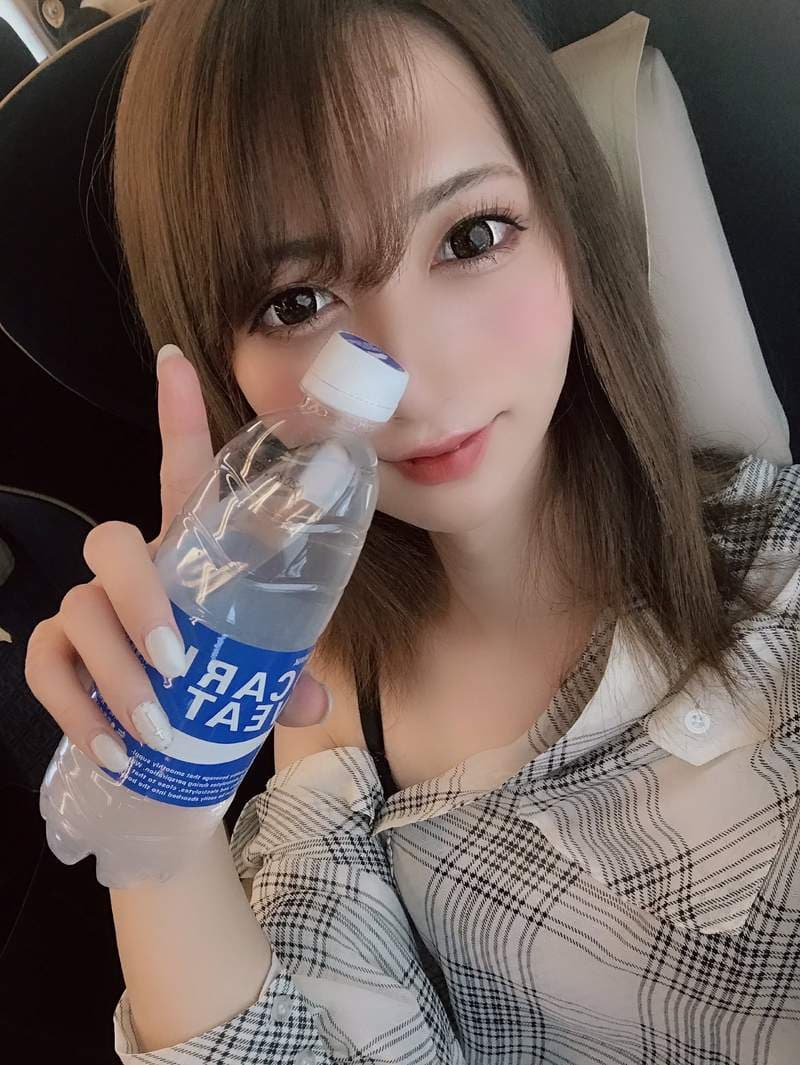 AV版女装男子《爱泽SARA》又一个让男人兴奋女人崩溃的带把美少女...