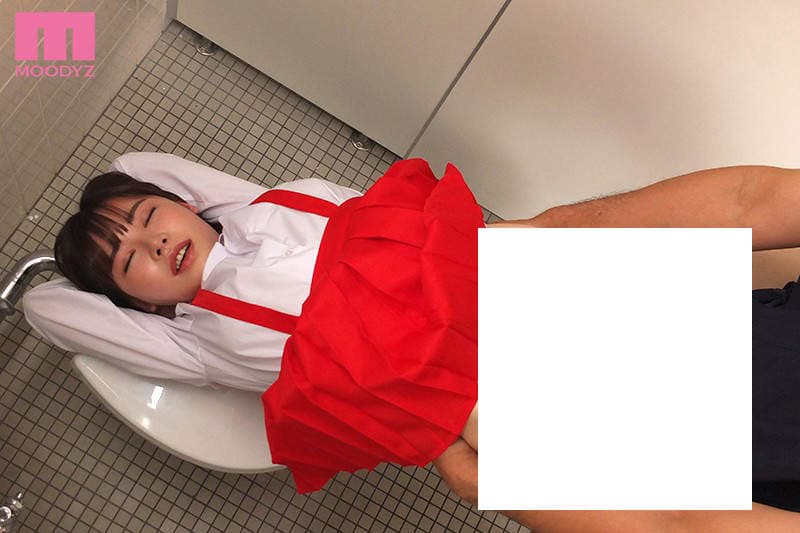 《厕所里的花子AV》退魔师对决厕所妖怪花子 面对粗暴的金刚杵毫无招架之力……