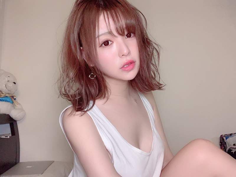 这么可爱一定是男孩子《ちゅる》可爱美妆Youtuber其实原本是男生！？