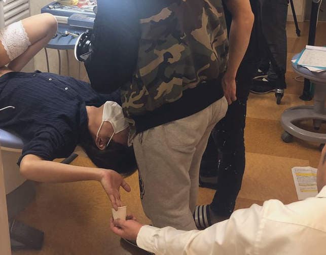 第二弹《A片侧拍场景照》所以离男优最近的是导演的裤裆吗