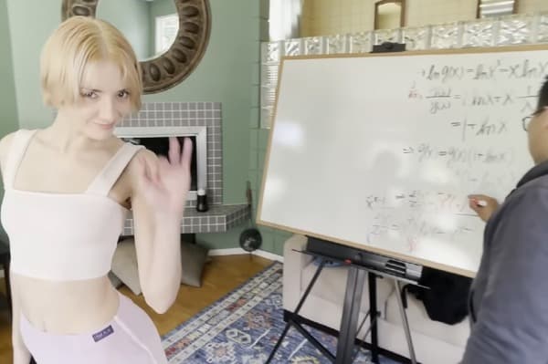 台湾微积分补教名师找AV女优当「板擦妹」 身份起底