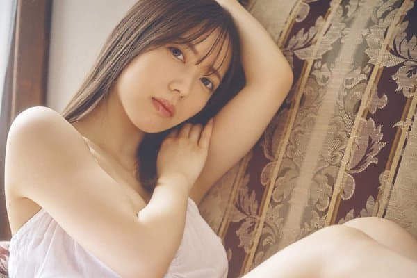 日清纯女偶像转战「暗黑界」公布片商 AV达人：老板挖到石油了