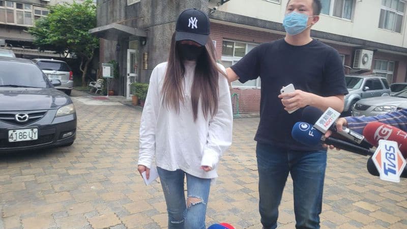SWAG捷运车厢拍A片 女优爱子到案称「设计场景」