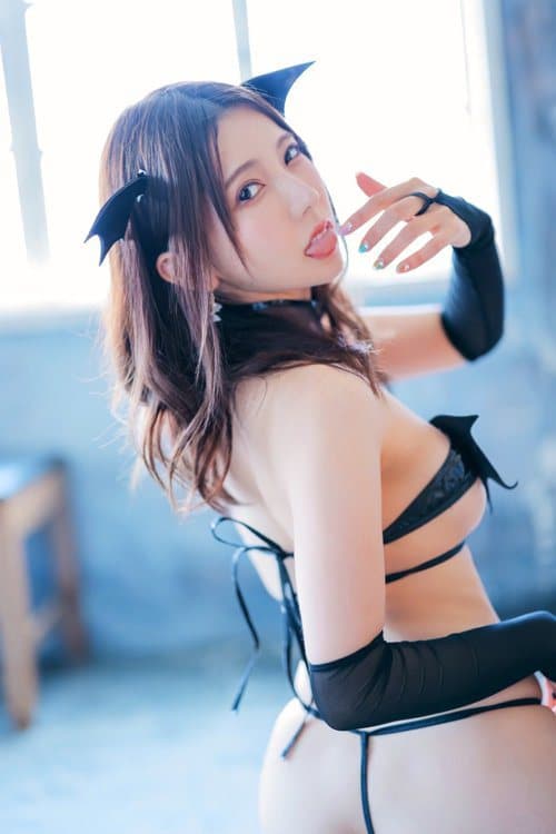 想和三上悠亚一样称霸海外？女优要有这样的条件