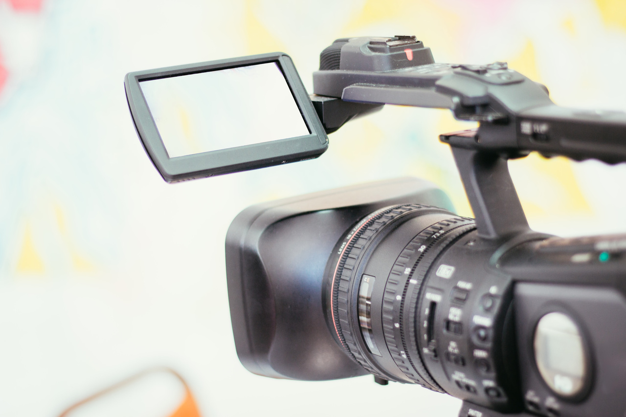 崩溃…女大生拍AV赚钱「戴口罩脸打码」以为没事 前男友却靠一特征认出她