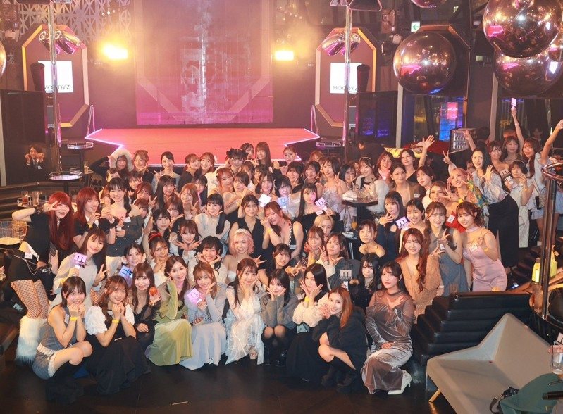 和牛郎交往被家暴 她是很多女优的缩影！