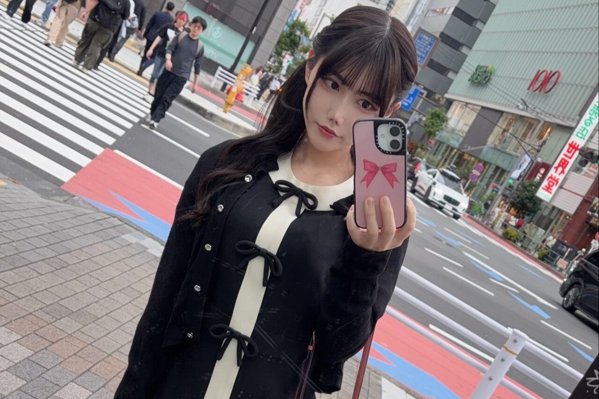 曾遭院长「当众舔脚」…前偶像惊爆转行当AV女优 首揭下海原因：宁可脱光