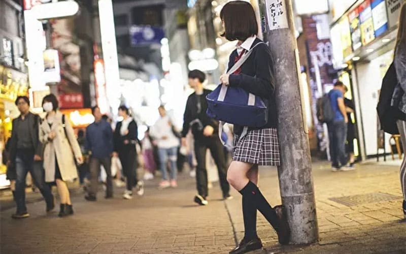 日本AV新法通过以后，AV女优们开始发展第二职业了？
